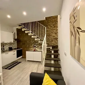 Casa vacanze Loft Lava Stone, Aeroporto di Catania Fontana Rossa